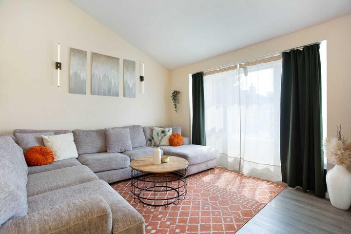 Property Photo:  5 Shawglen Court SW  AB T2Y 2R1 