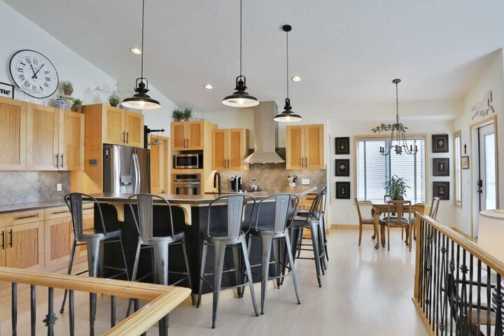 Property Photo: 92 Sherwood Rise NW AB T3R 1P6