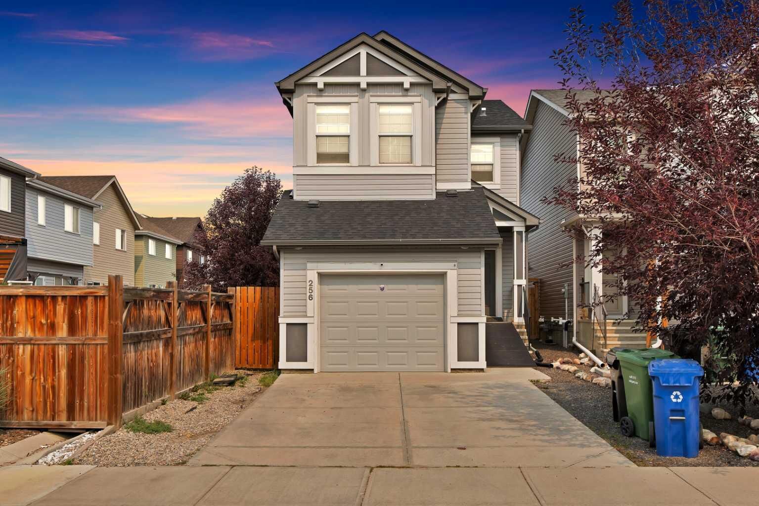 Property Photo:  256 Auburn Glen Close SE  AB T3M 2P4 