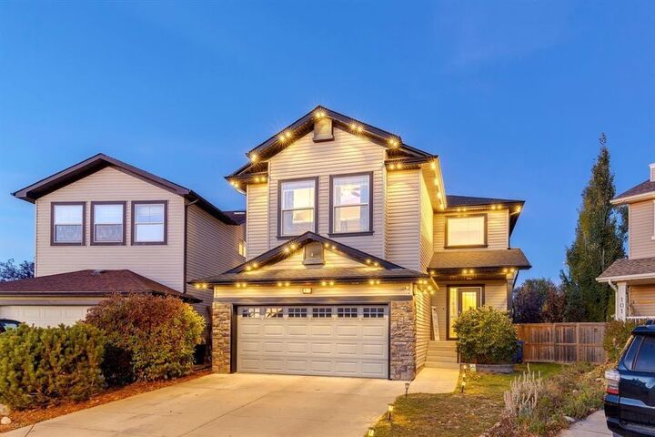 97 Tanner Close SE — photo 1