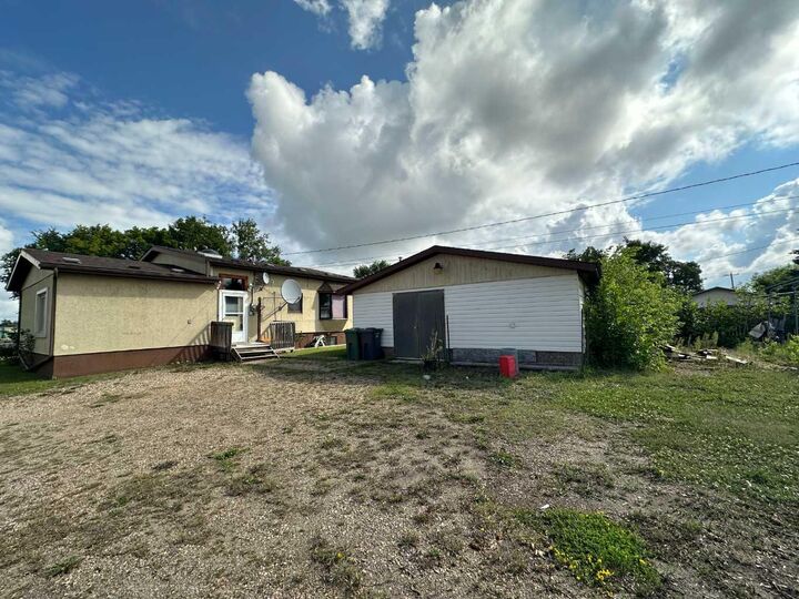 Property Photo:  5613 48 Avenue  AB T4J 1K2 