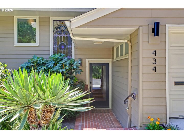 Property Photo:  434 NW Hermosa Blvd  OR 97210 