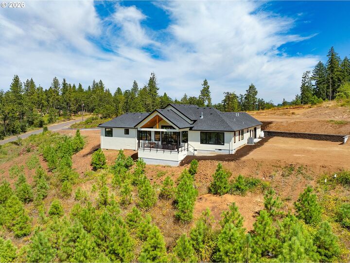 Property Photo:  28356 Siesta Ln  OR 97402 
