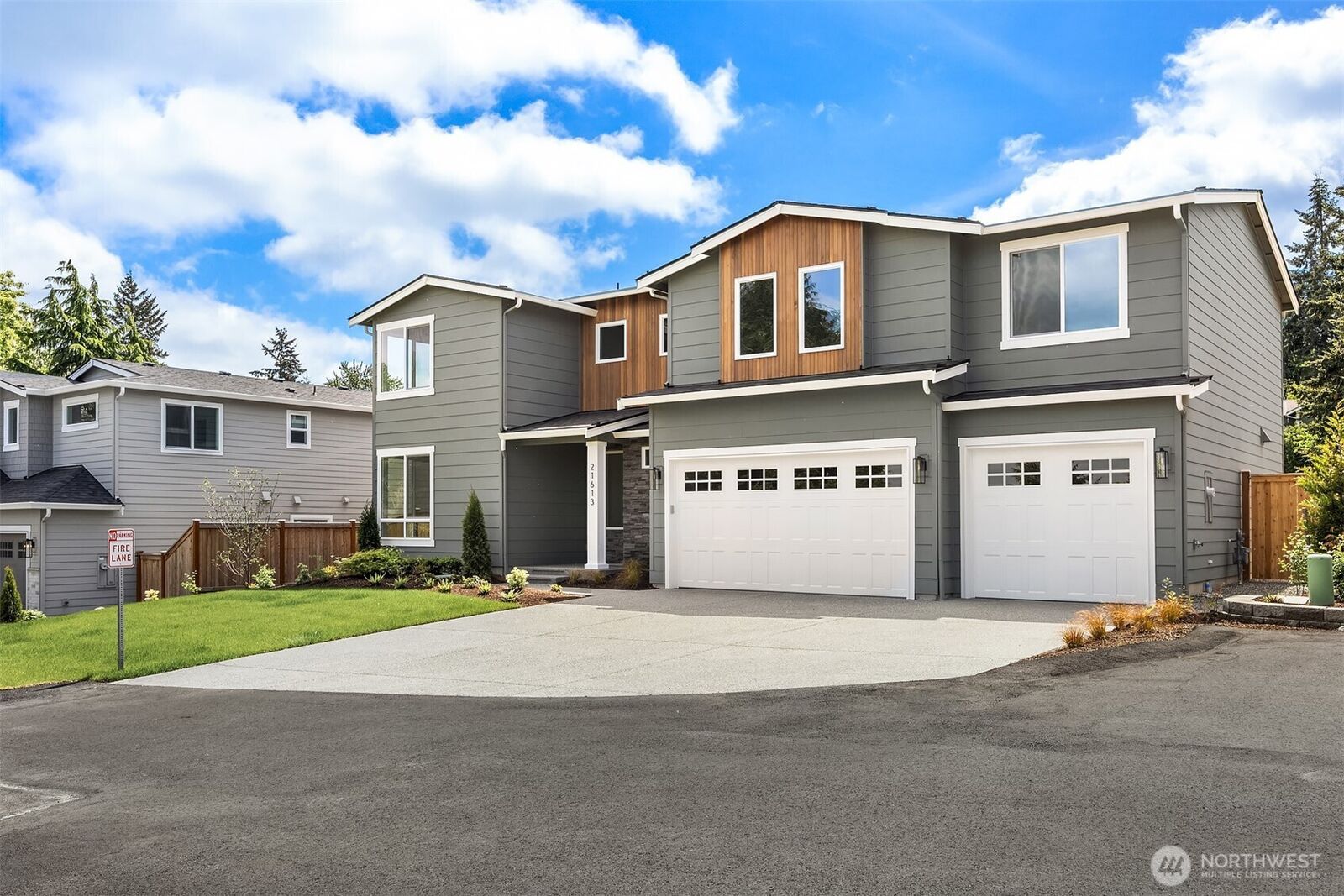Property Photo:  21613  Poplar Way  WA 98036 