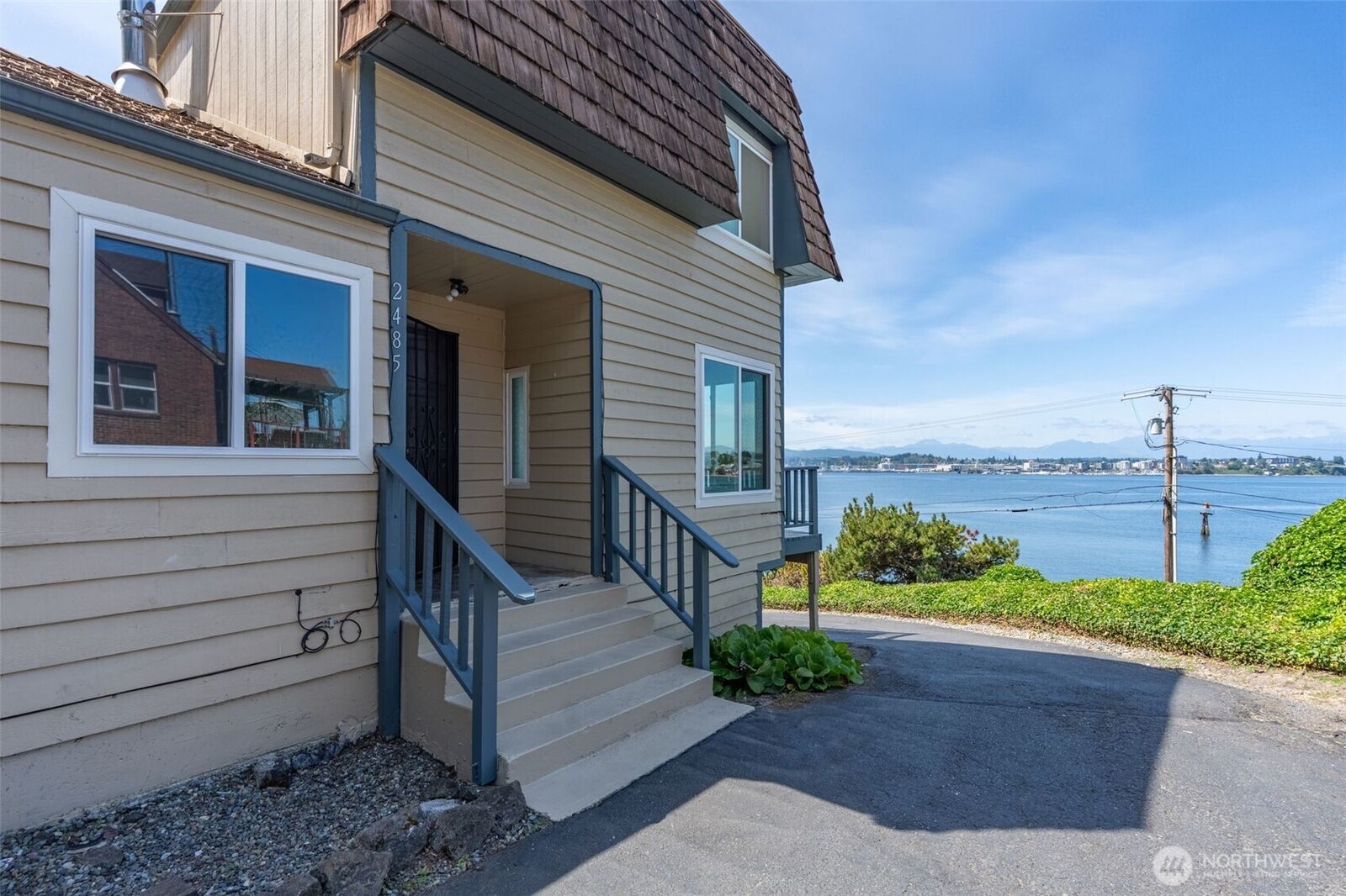 Property Photo:  2485  Beach Drive E  WA 98366 