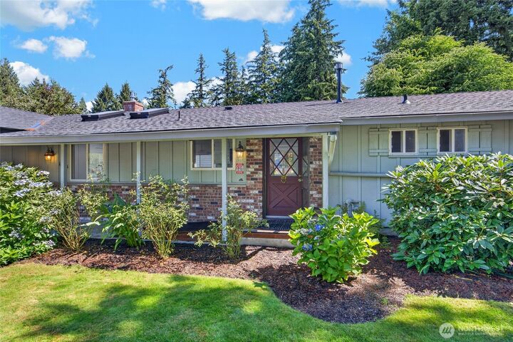 Property Photo:  11725  47th Drive NE  WA 98271 