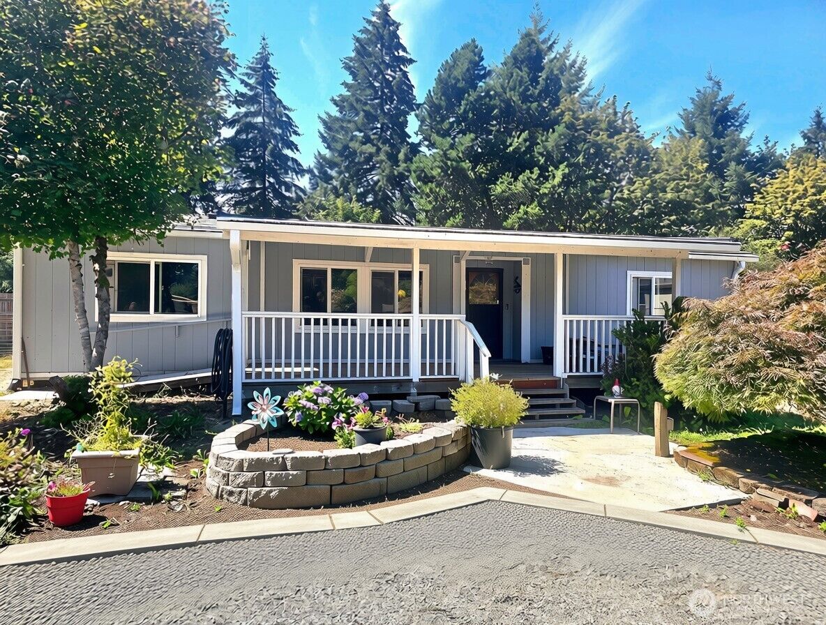Property Photo:  8708  Thuja Avenue SE  WA 98597 