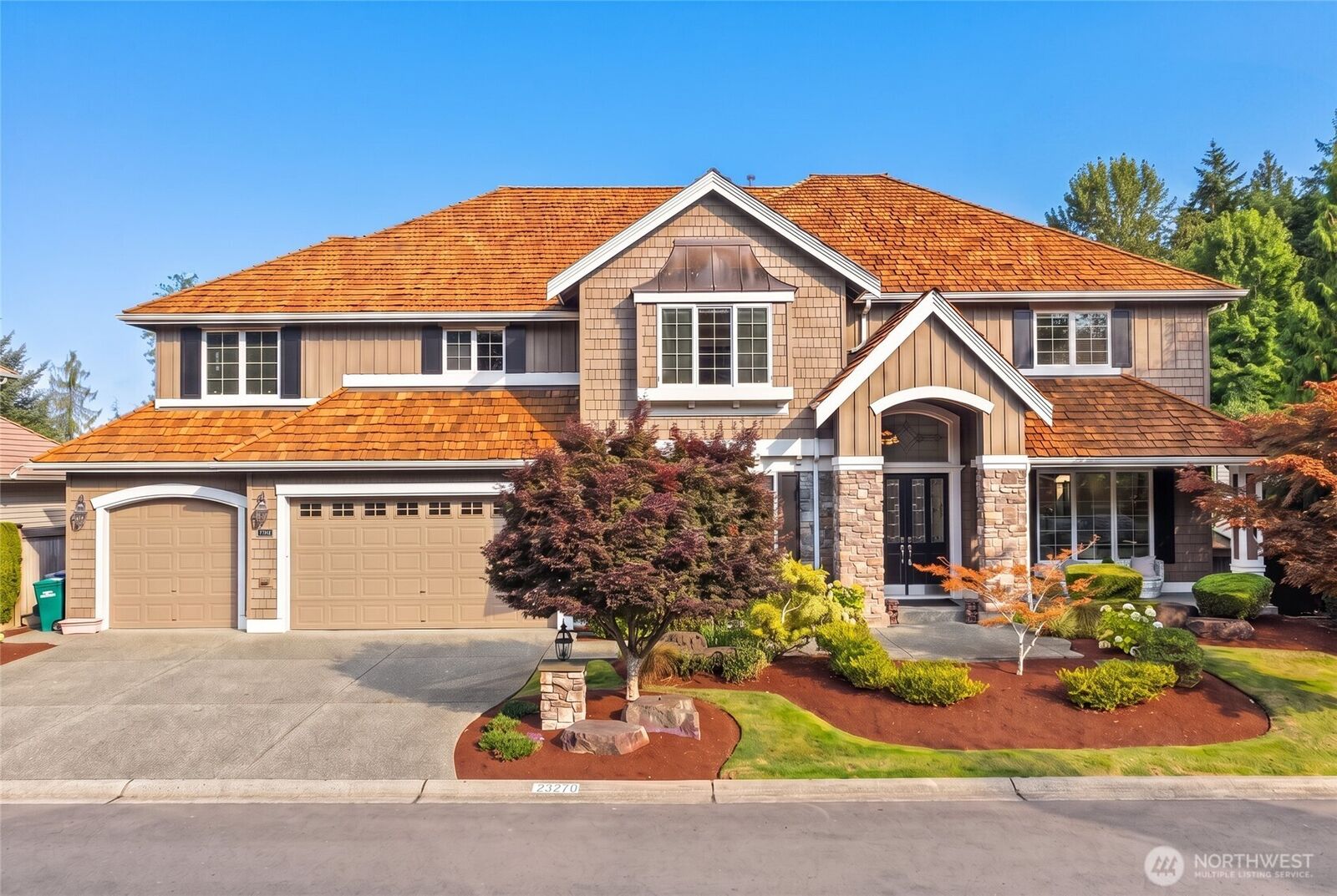 Property Photo: 23270 SE 51st Place WA 98029