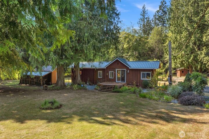 Property Photo: 6405 Happy Hollow Road WA 98292