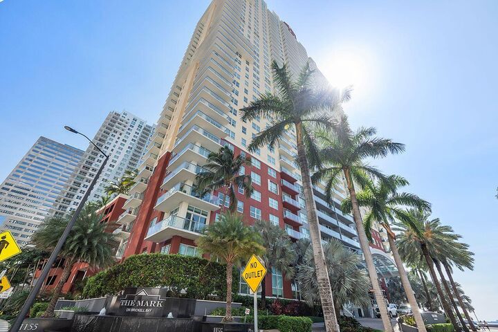 Property Photo: 1155 NW Brickell Bay Drive 2802 FL 33131