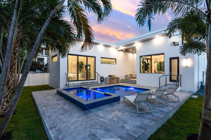 Property Photo: 829 SW 11th Street FL 33315