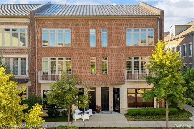 Property Photo:  2222 Attard Street  MI 48009 