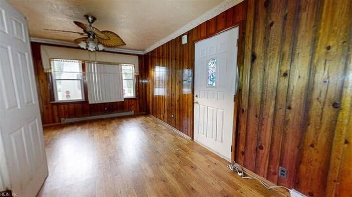Property Photo:  1016 Lyndon Cir  VA 23605 