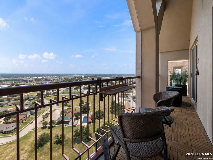 Property Photo:  1 Towers Park Ln 2304  TX 78209 
