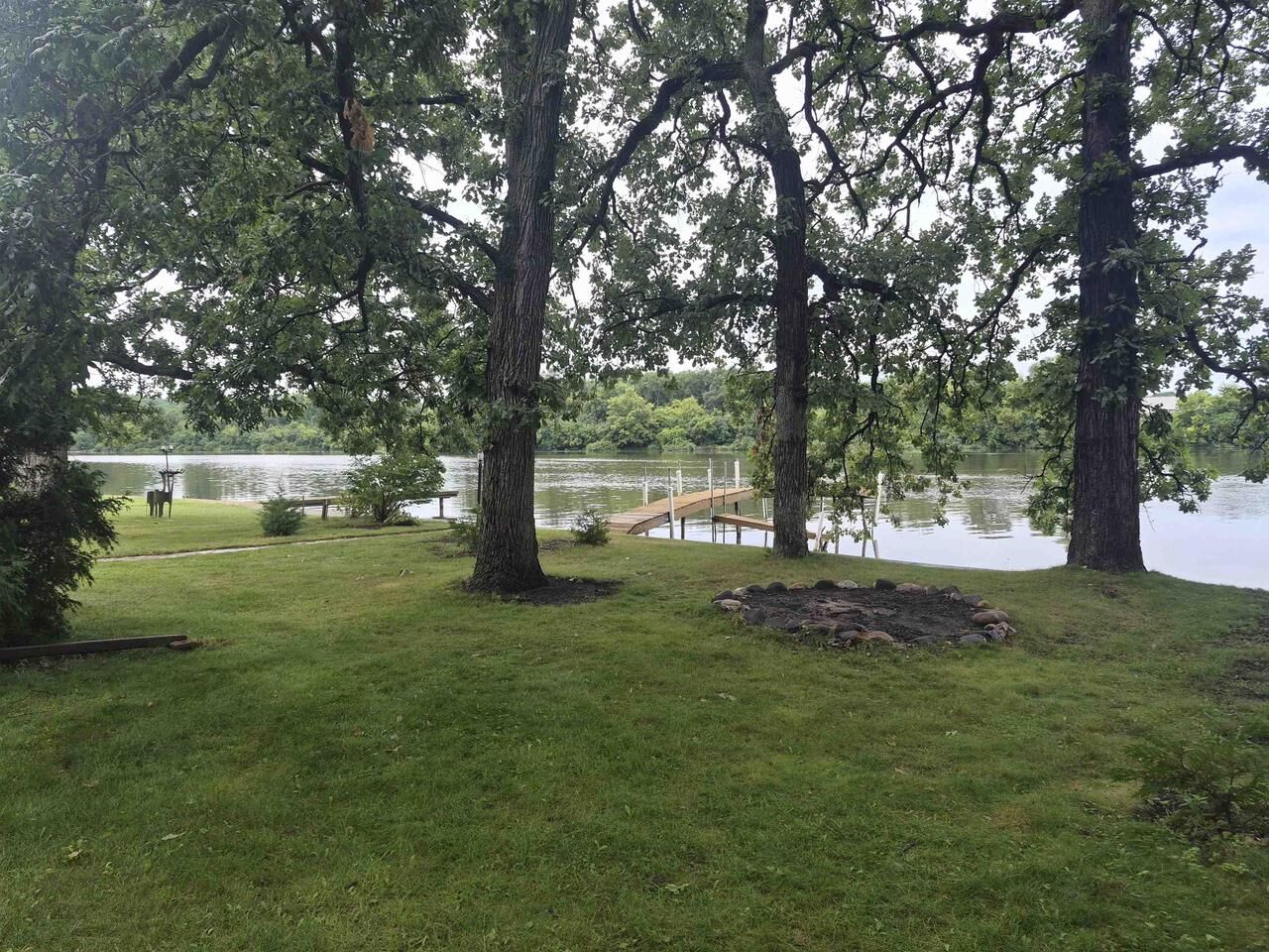 Property Photo: 19 E Auburn Drive WI 53511