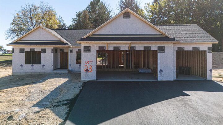 Property Photo: 509 Ridge Court WI 53545