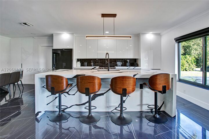Property Photo:  2457 NE 27th Ter  FL 33305 