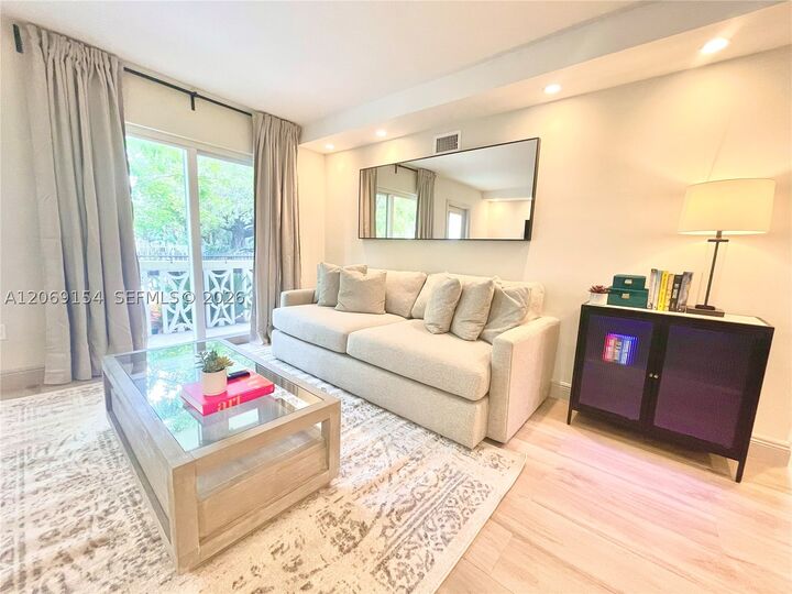 Property Photo:  626 Meridian Ave 1  FL 33139 