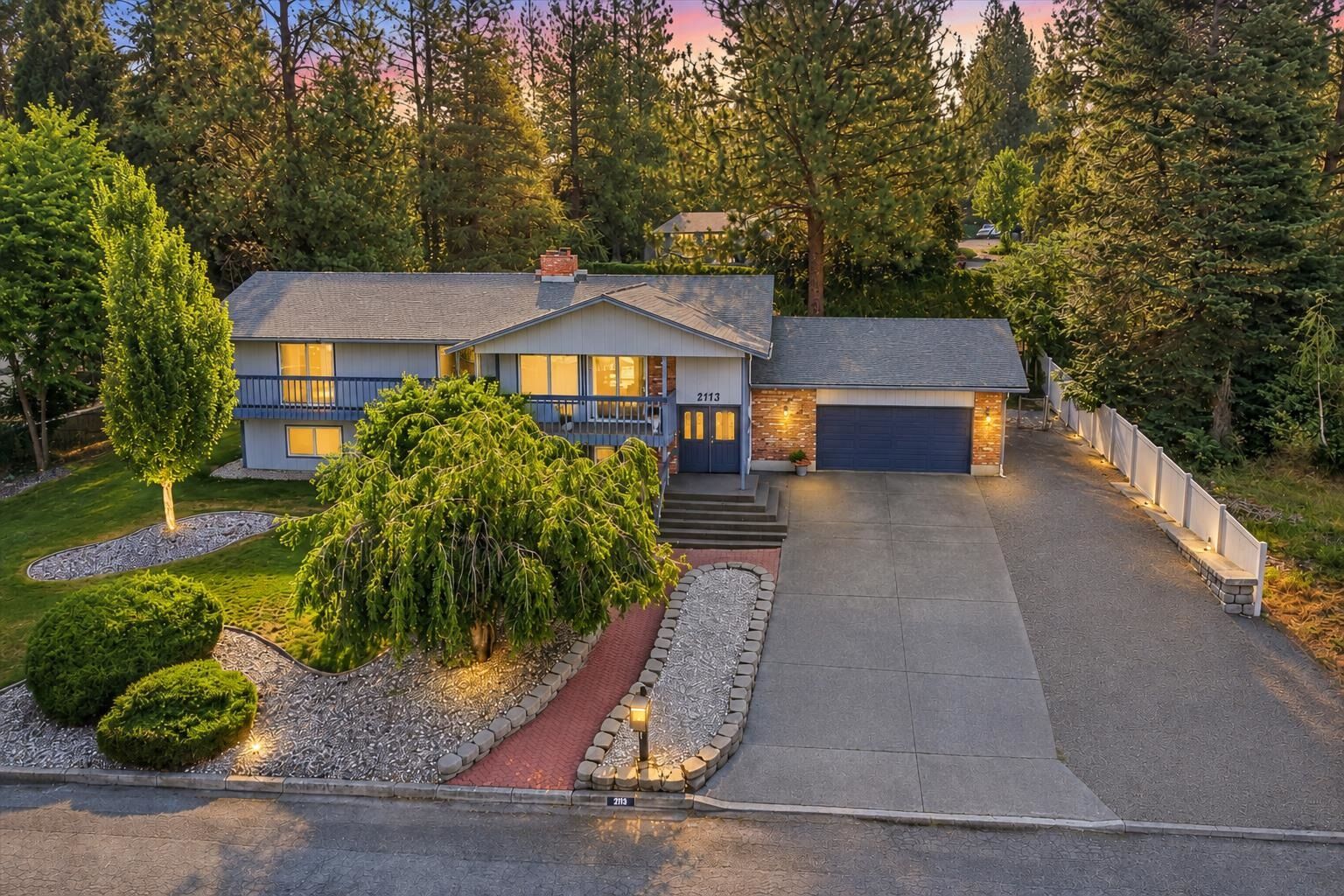 Property Photo:  2113 S Vera Crest Dr  WA 99037 