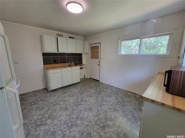 Property Photo:  273 1st Avenue W  SK S0K 4L0 
