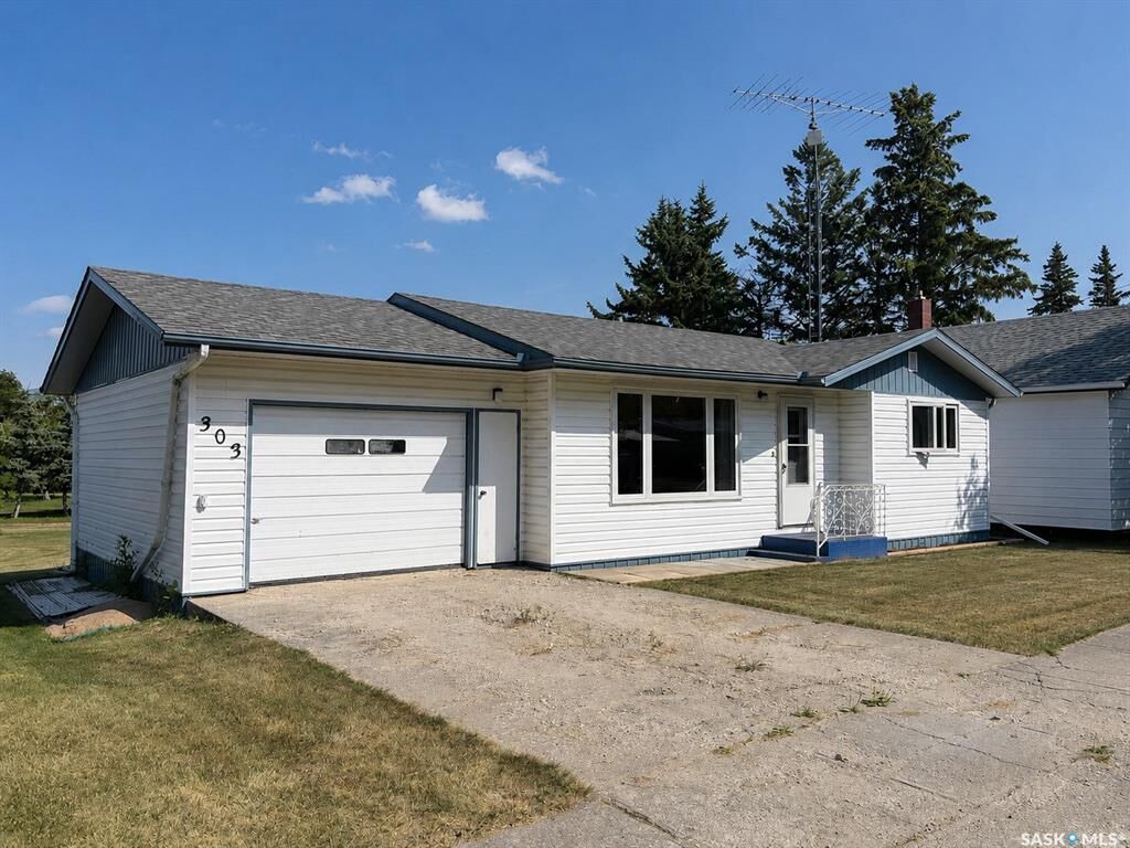 Property Photo: 303 Louis Street SK S0A 2T0