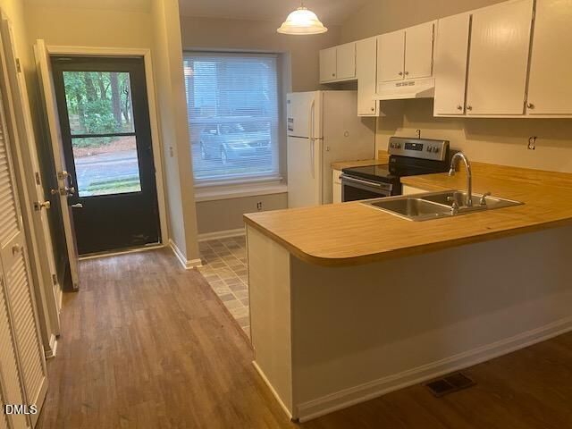 Property Photo: 909 W Chatham Street NC 27511
