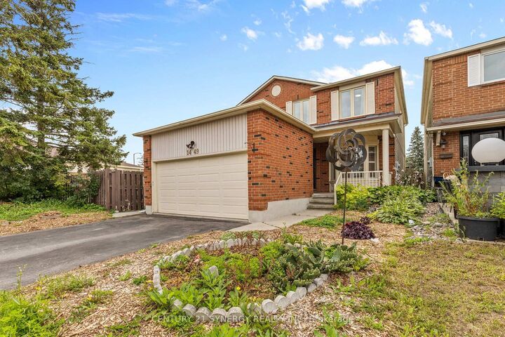 Property Photo:  1449 Laurin Crescent  ON K1E 3H3 