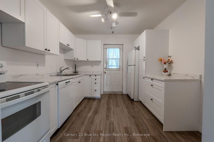 Photo de la propriété: 624 McIntyre Street E ON P1B 1E5