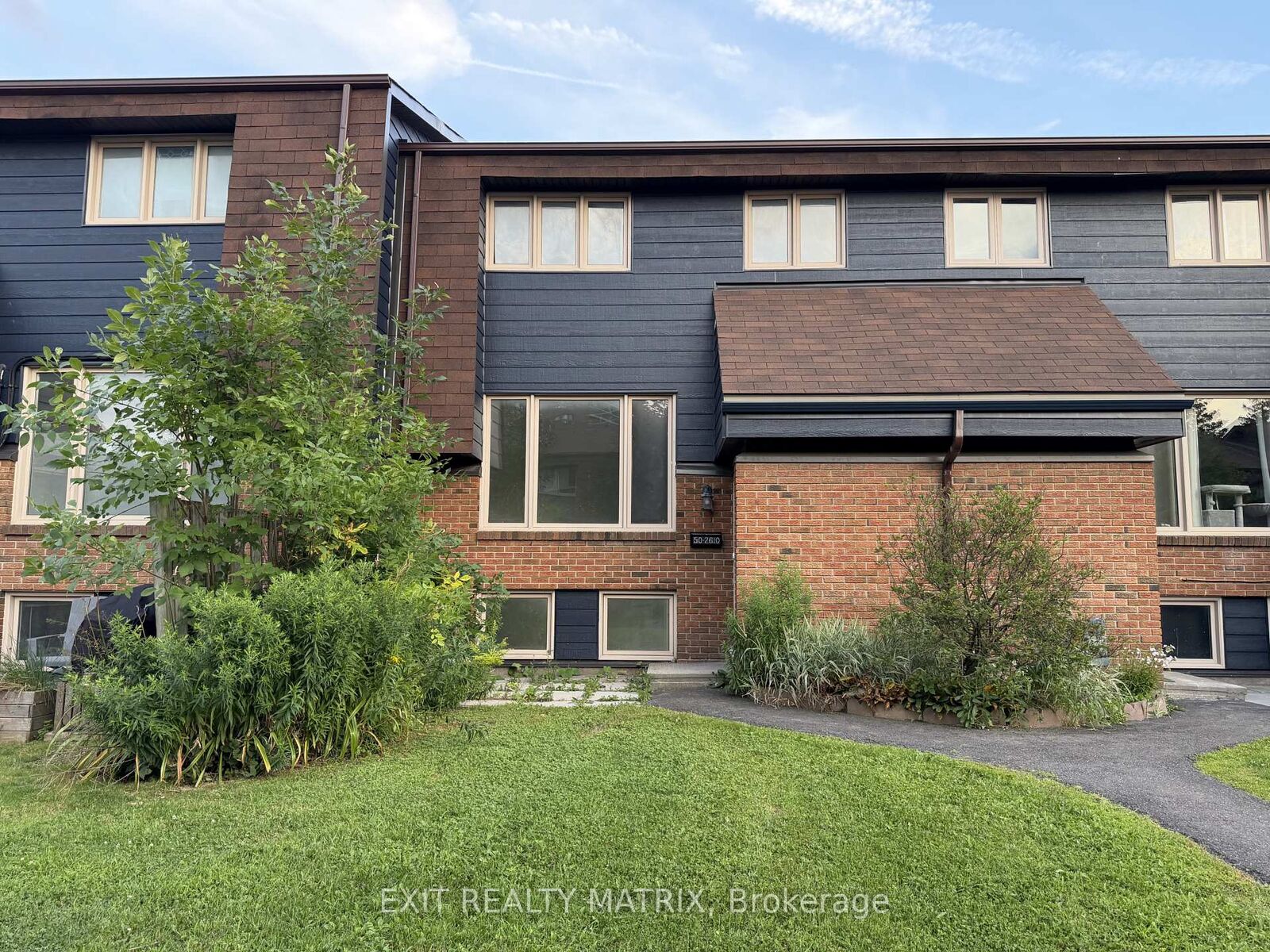 Property Photo:  2610 Draper Avenue 50  ON K2H 8X8 