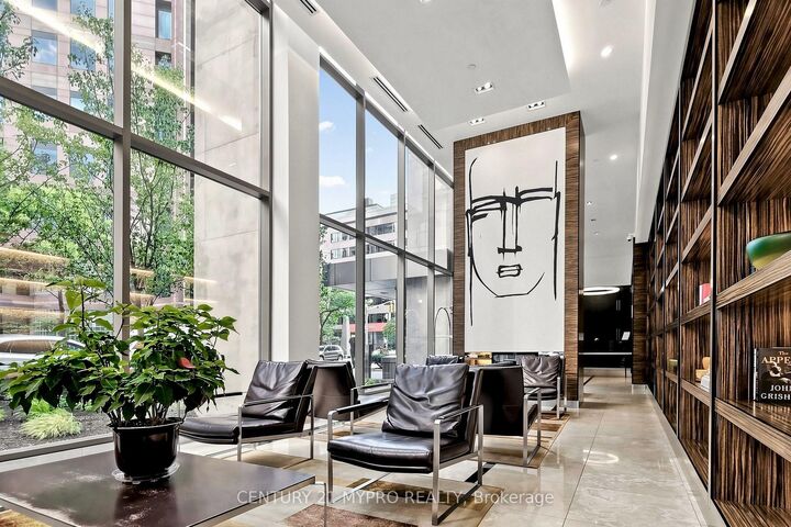 Property Photo:  38 Grenville Street 708  ON M4Y 1A5 