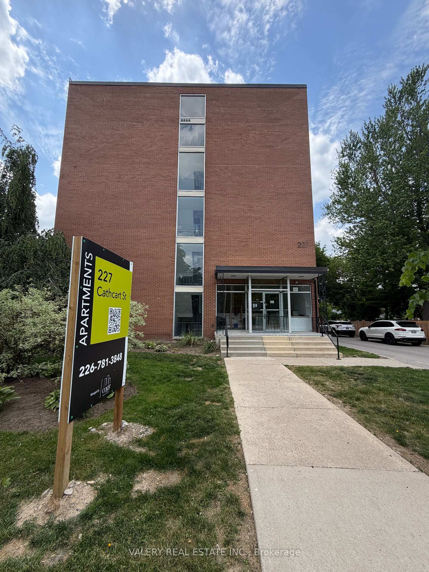 Property Photo:  227 Cathcart Street 308  ON  