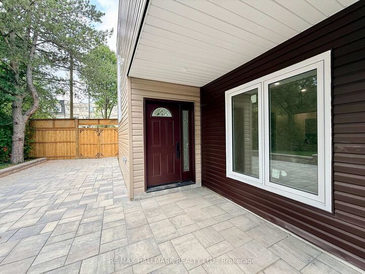 Property Photo: 48R Bradgate Road ON M3B 1J8