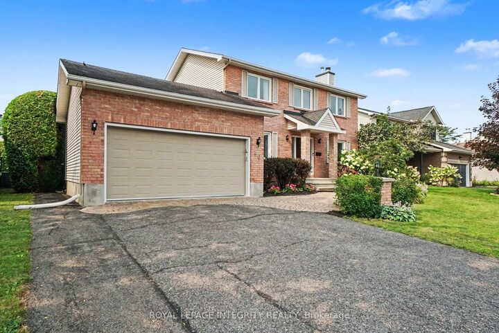 Property Photo: 26 Randall James Drive ON K2S 1M4