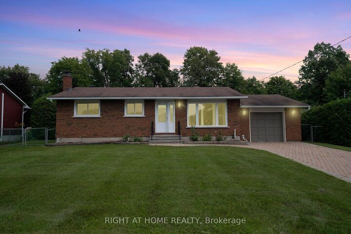 987 St Jacques Street — photo 1