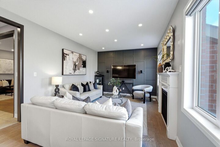 Property Photo:  14 Paisley Way  ON L9W 6Z5 