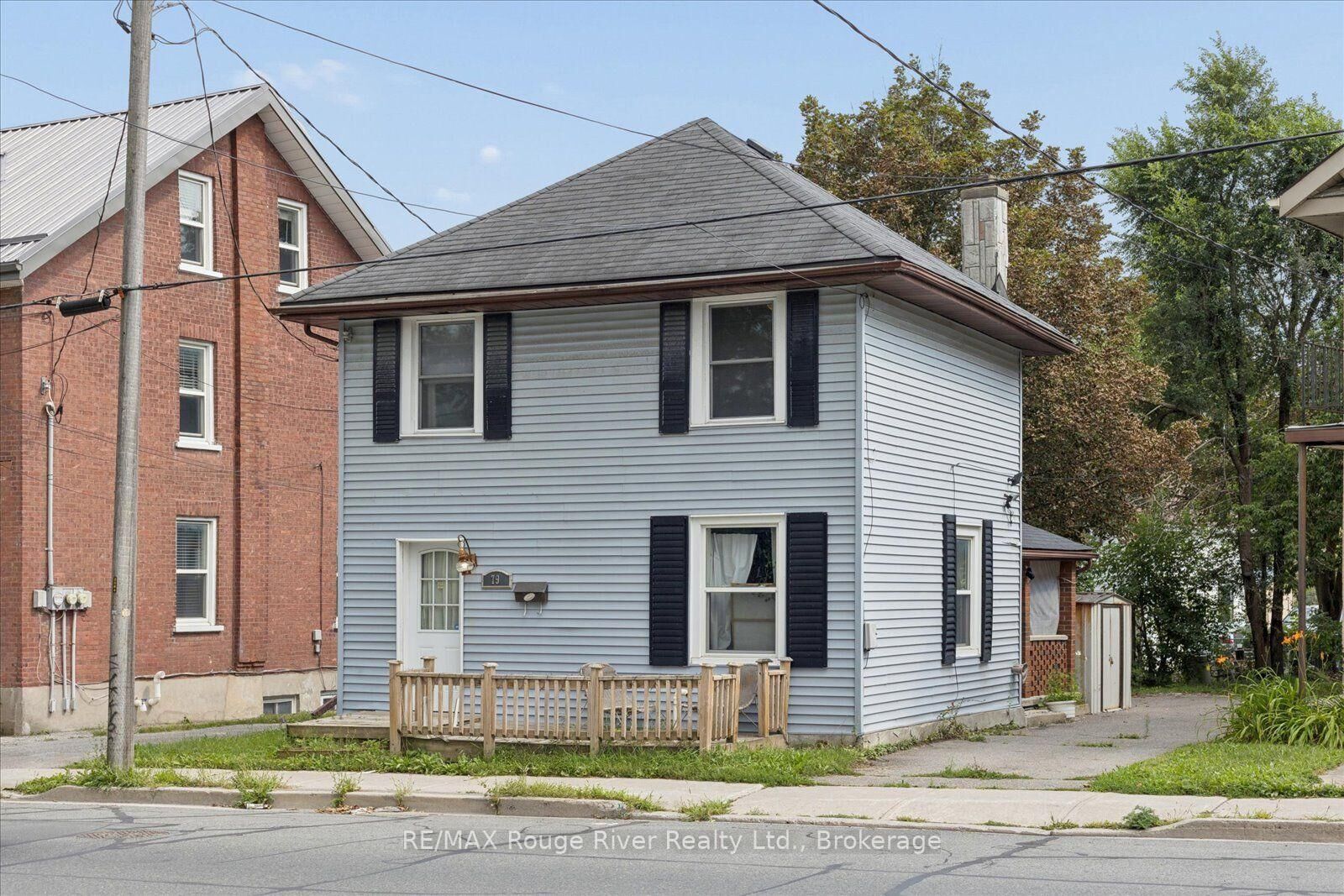 Property Photo: 79 Parkhill Road W ON K9H 3G7