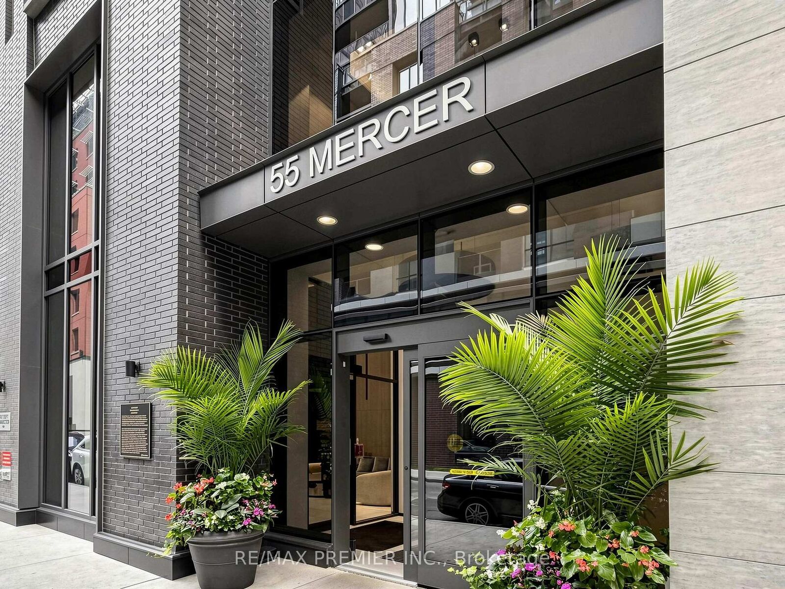 Property Photo: 55 Mercer Street 1007 ON M5V 0W4