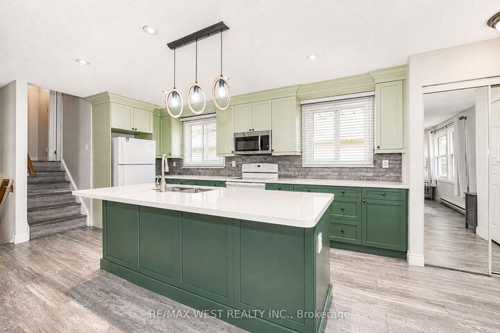Property Photo:  570 Annandale Street  ON L1H 7S7 