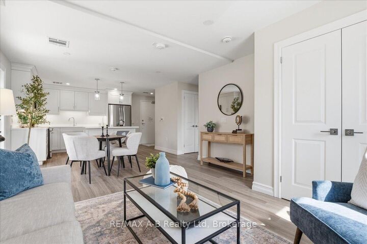 Property Photo:  100 Gordon Street 103  ON N5A 7T8 