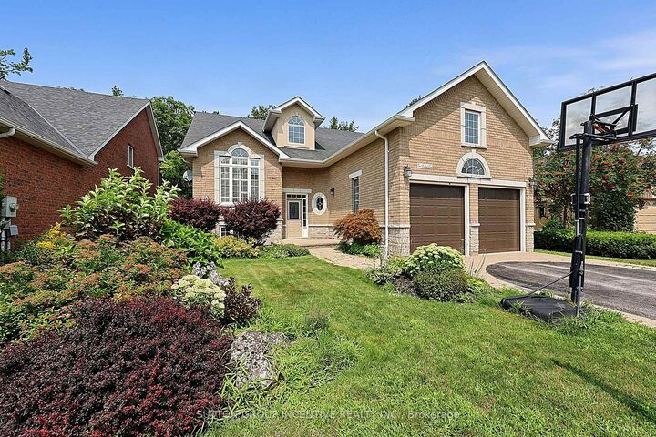 Property Photo: 102 Cumming Drive ON L4N 0C7
