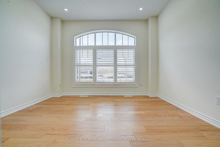 Property Photo: 21 Charles White Court ON L0G 1V0