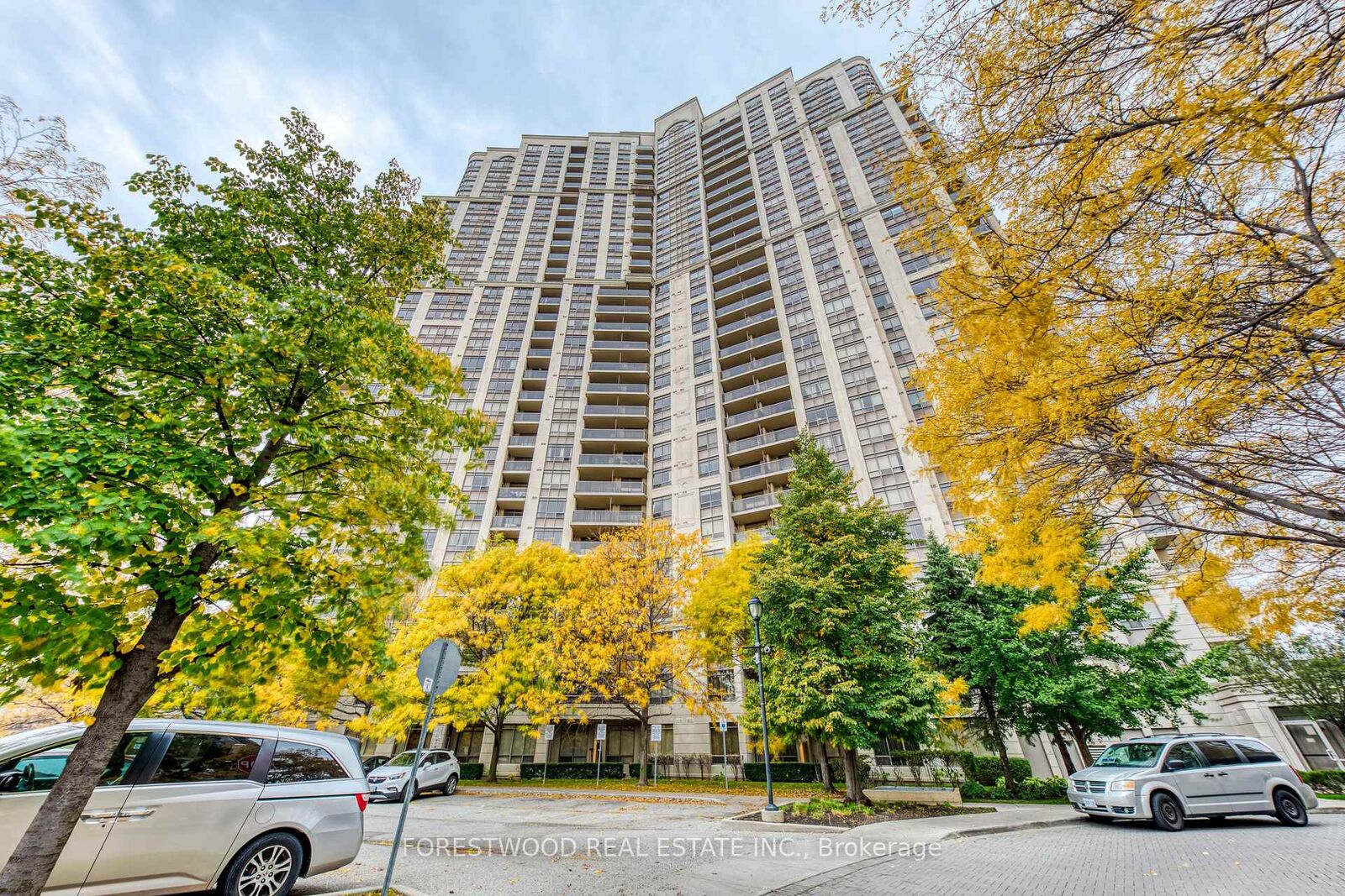 Property Photo:  710 Humberwood Boulevard 2002  ON M9W 7J5 