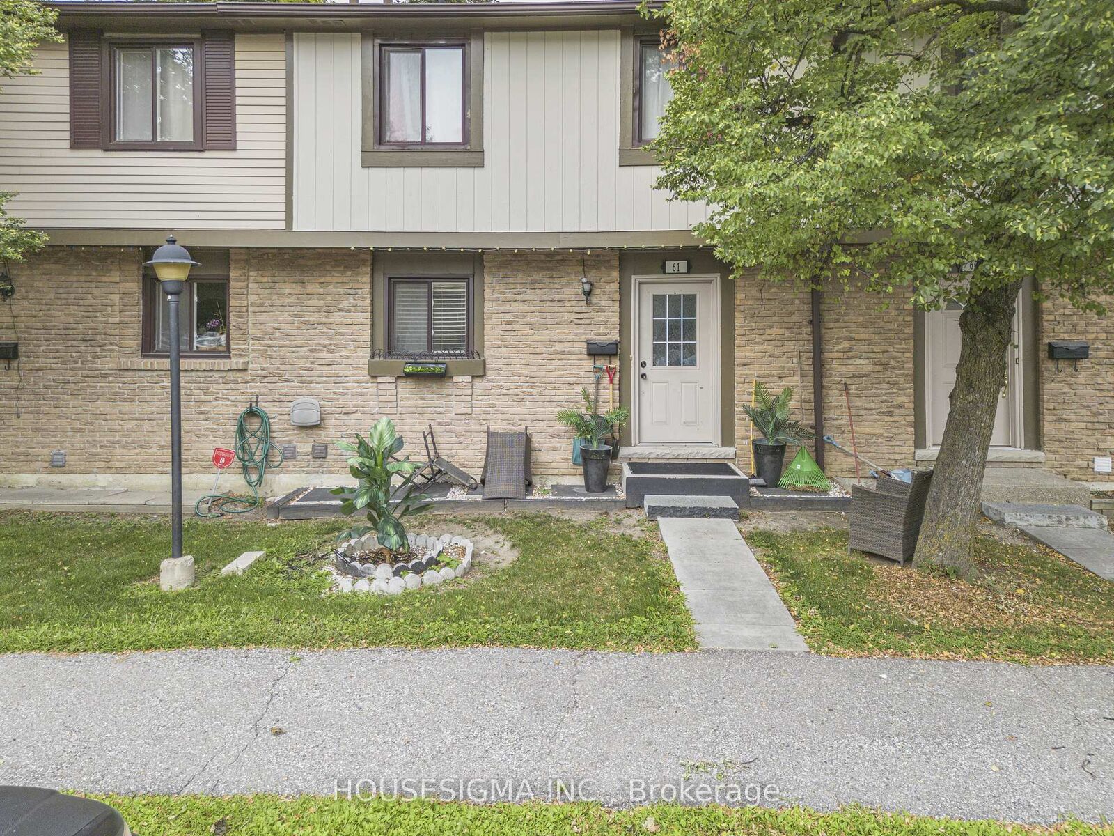 Property Photo:  105 Hansen Road N 61  ON L6V 3C9 