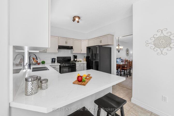 Property Photo: 72 Beardmore Crescent ON L7J 2Z1