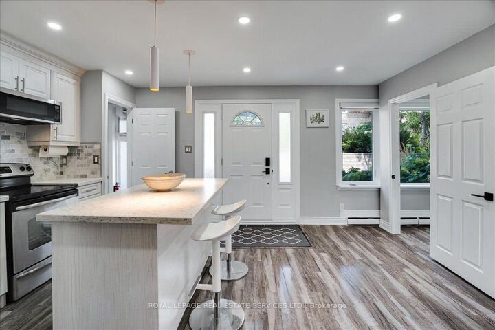 Property Photo: 1310 Gulleden Drive 14 ON L4X 1Y9