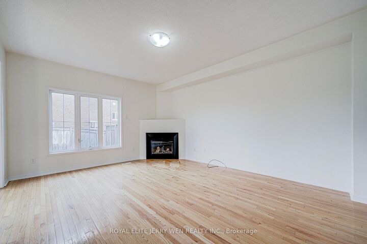Property Photo: 159 Lebovic Drive ON L4E 5B8