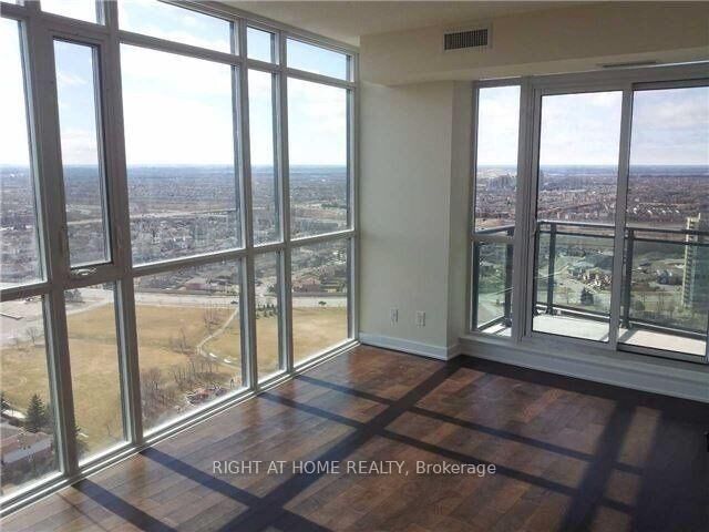 Property Photo:  4099 Brickstone Mews Parkway 2706  ON L5B 3M8 
