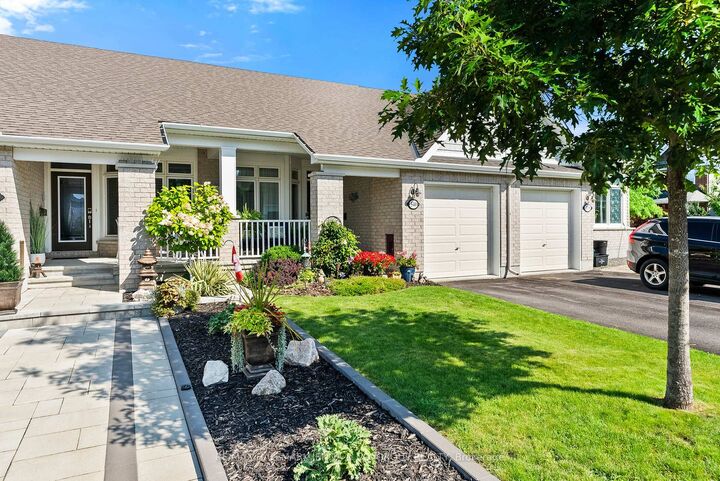Property Photo:  540 Silverbell Crescent  ON K1T 0P1 