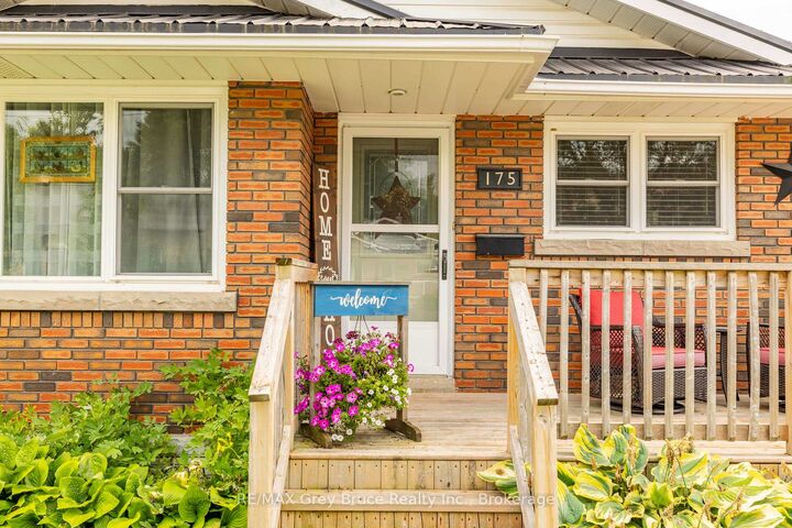 Property Photo:  175 Fergus Street S  ON N0G 2L0 