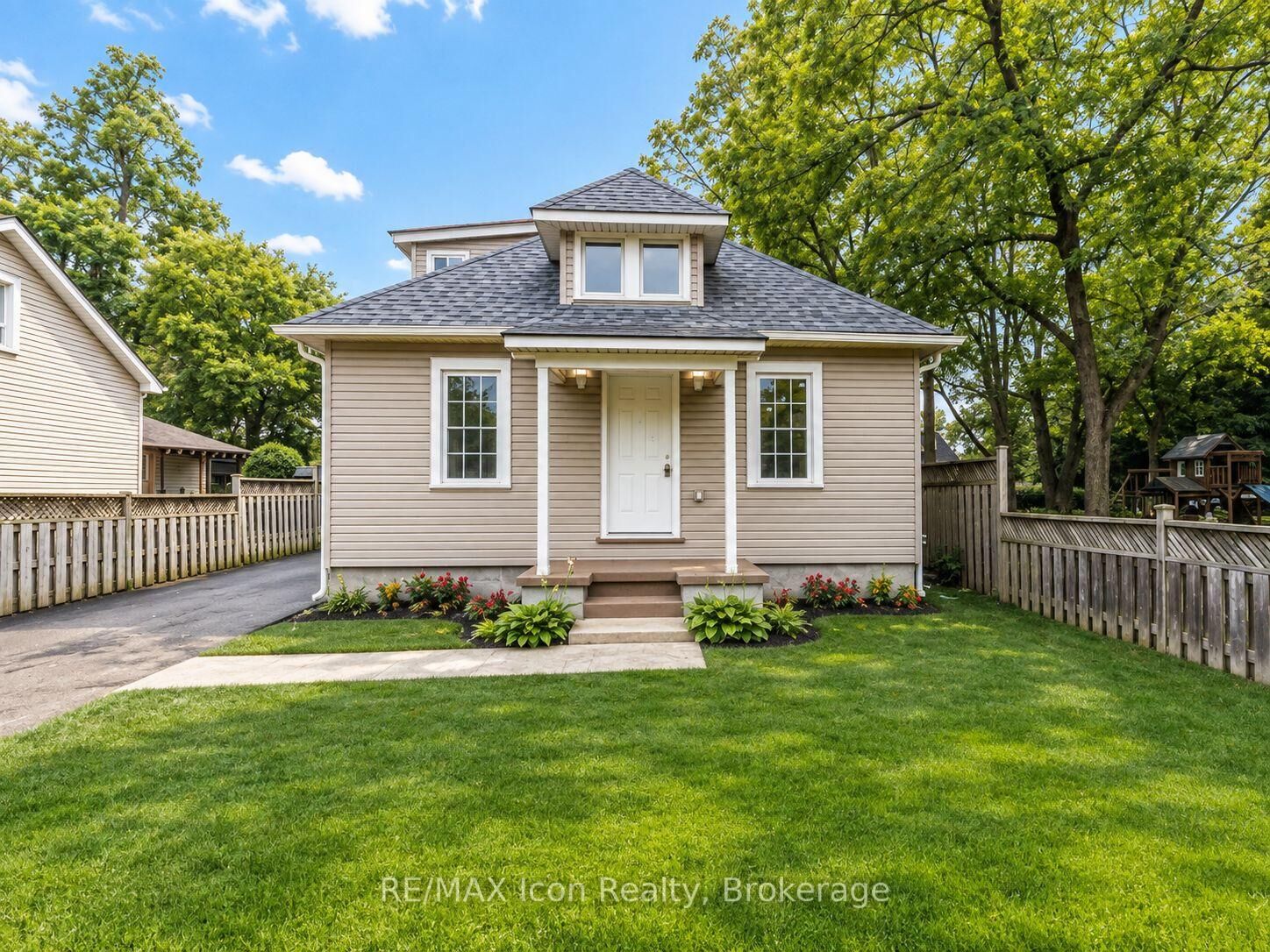 Property Photo:  1270 Spring Gardens Road  ON L7T 1J8 